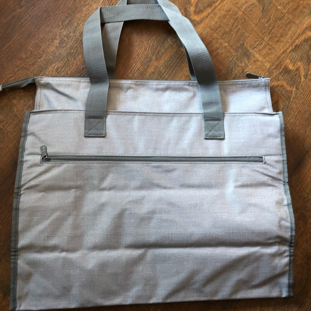 Deluxe organizing utility tote